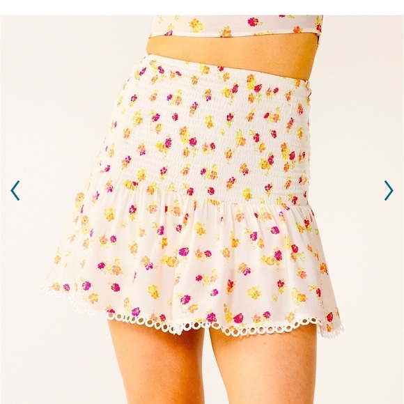 2 for $15
SO skirt or halter top NWOT - Picture 1 of 7